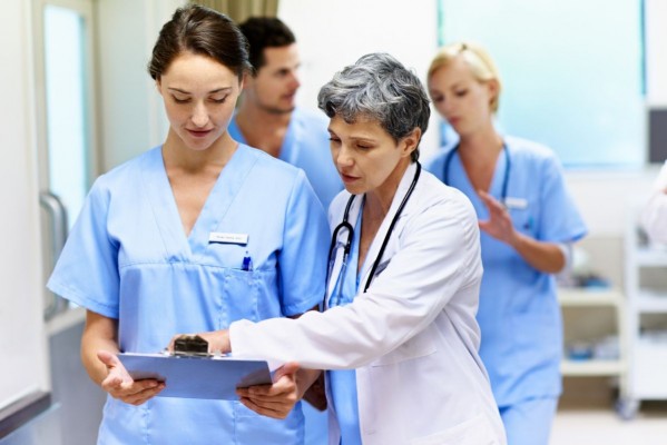 La Universidad Alfonso X el Sabio y la Fundación Jiménez Díaz firman un convenio que permite las prácticas clínicas a sus estudiantes de Medicina

