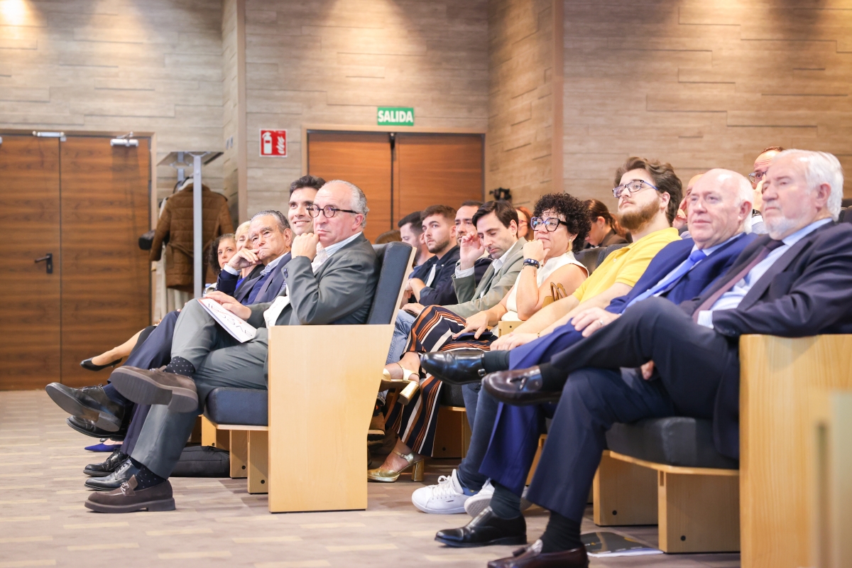 Terciario Avanzado y Avecal se unen en la primera jornada de Tech4Industria. - Foto: PLAZA Terciario Avanzado y Avecal se unen en la primera jornada de Tech4Industria.