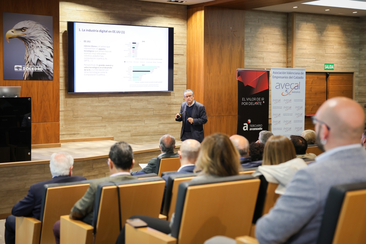 Terciario Avanzado y Avecal se unen en la primera jornada de Tech4Industria. - Foto: PLAZA Terciario Avanzado y Avecal se unen en la primera jornada de Tech4Industria.