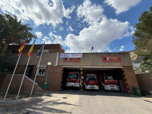 La intervención de Toni Pérez no aplaca las reivindicaciones de los bomberos de la Diputación de Alicante