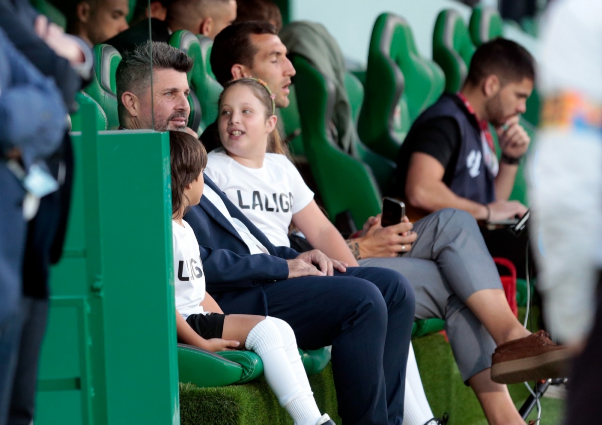 Christian Bragarnik en el banquillo del Elche CF