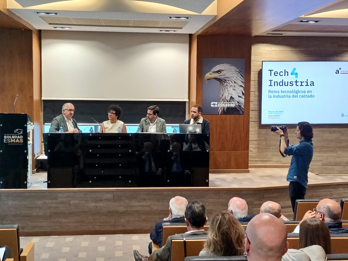 Terciario Avanzado y Avecal se unen en la primera jornada de Tech4Industria. - Foto: PLAZA Terciario Avanzado y Avecal se unen en la primera jornada de Tech4Industria.