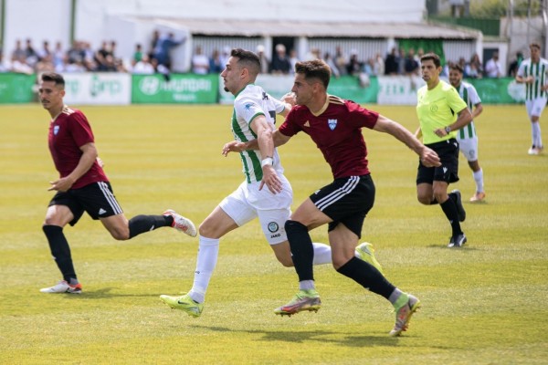 La Unión Atlético defiende el liderato y Germán Crespo debuta en el banquillo del UCAM CF
