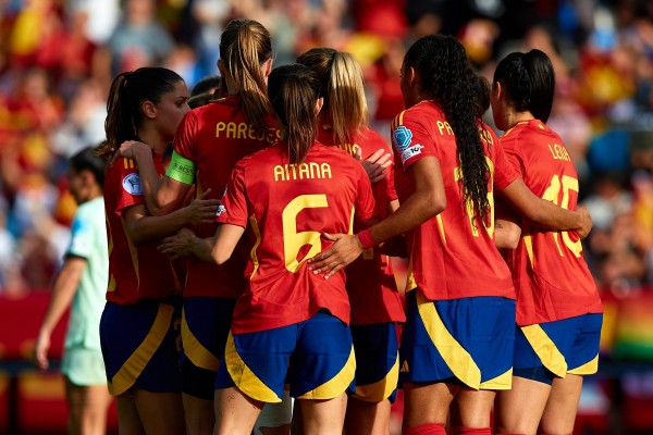 España arrolla a Portugal y sigue vive en la Liga de Naciones