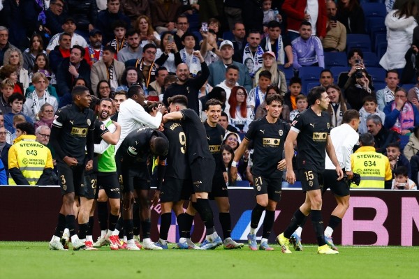 El Valencia puede encadenar ante el Sevilla seis partidos sin perder tres años después