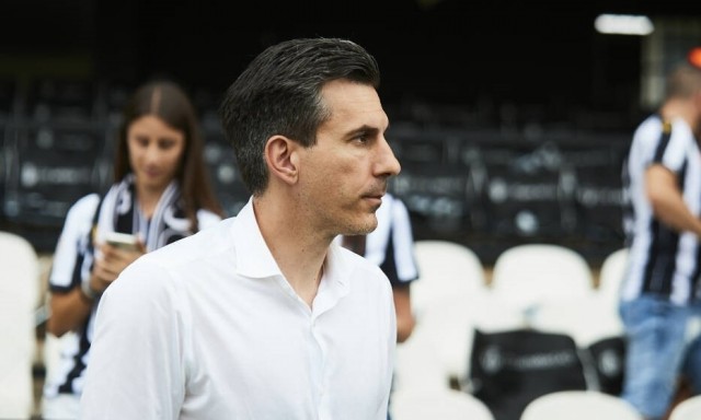 Voulgaris, inhabilitado 15 días como presidente del Castellón por encararse al árbitro González Díaz