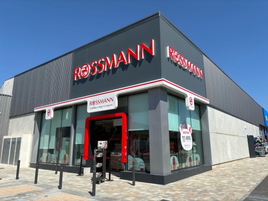 Rossmann dobla presencia en Torrevieja con su próxima tienda en el CC Las Salinas
