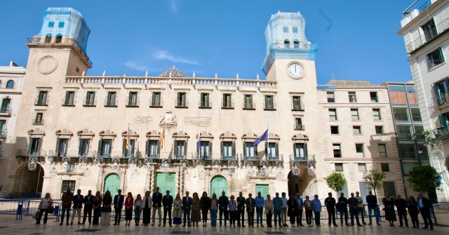 Alicante cancela actos institucionales en señal de duelo y ofrece medios de emergencia ante la Dana