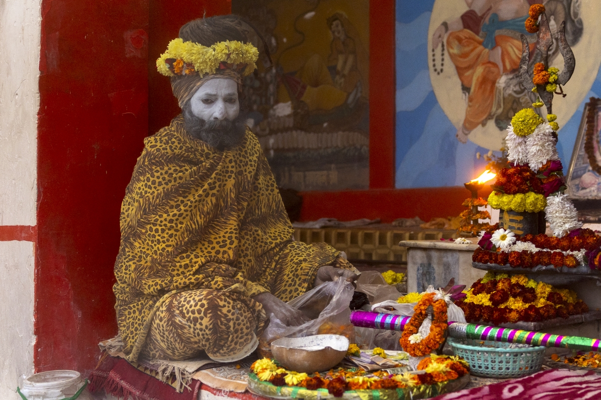 Un shadu en la ciudad de Benarés. - Olga Briasco Un shadu en la ciudad de Benarés.