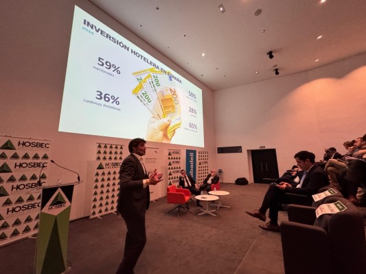 ¿Hay margen de crecimiento para el turismo en la provincia de Alicante?:  así lo ve el sector y la banca