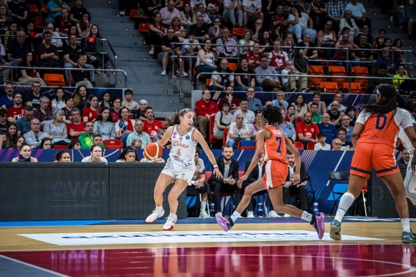 El Mersin turco vence al Bourges y será el rival del Valencia Basket en semifinales (66-59)