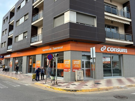 Consum reabre dos de las tiendas afectadas por la dana en Algemesí y Sedaví