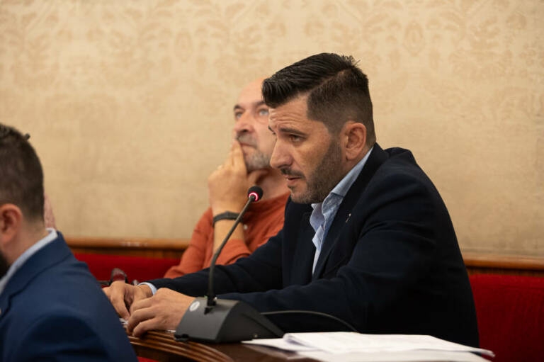Vox presiona con el control a los patinetes y plantea su prohibición junto al peatón en Alicante