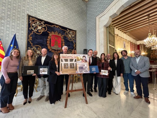 El sello de Correos dedicado a la alicantina Juana Francés recorre España con 70.000 impresiones