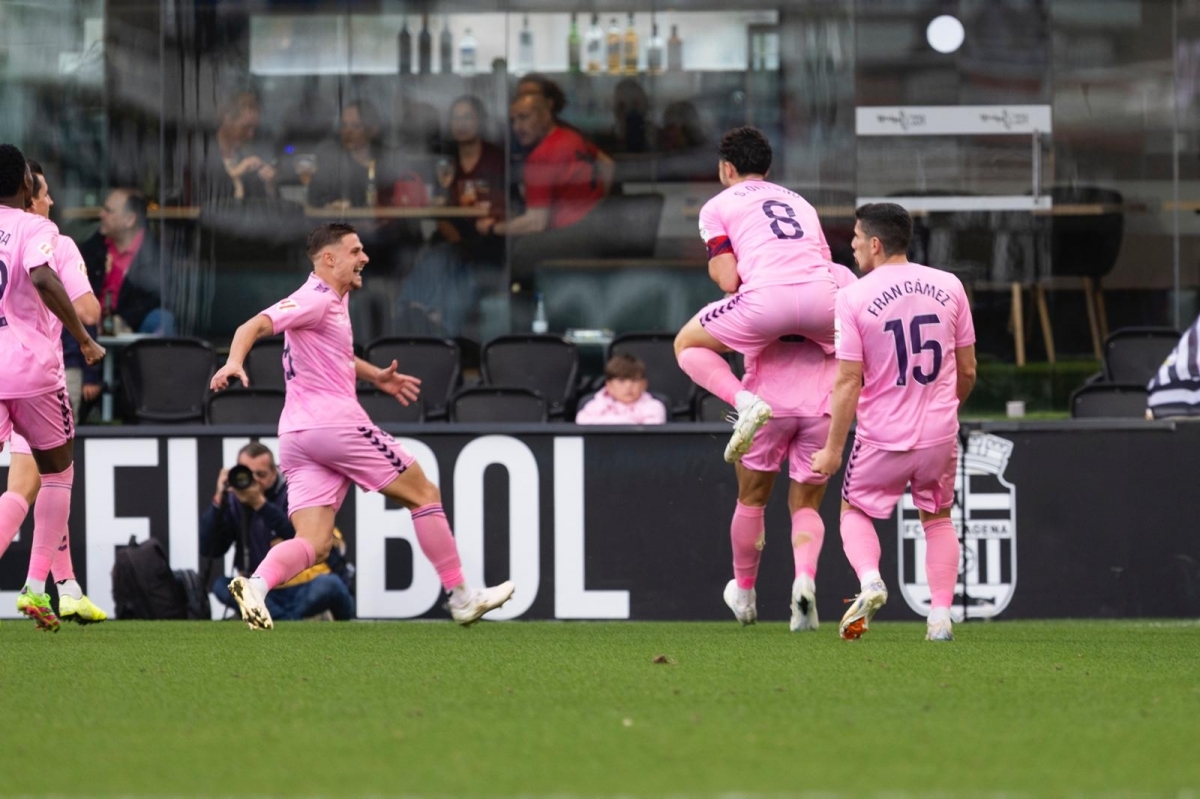 Celebración del gol de Marc Mateu en Cartagena. 