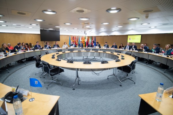 Las autonomías piden mejoras en la competitividad de las empresas ante el riesgo global