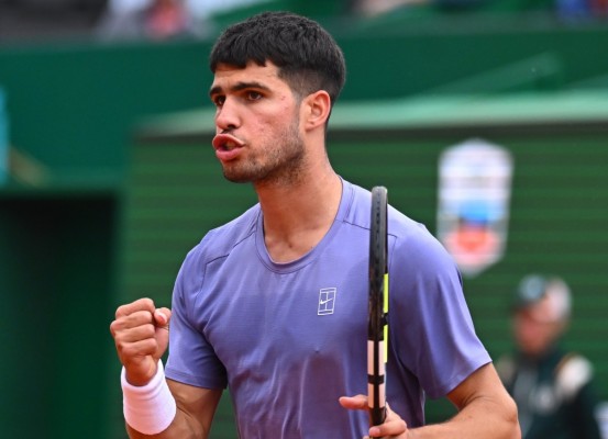 Alcaraz avanza con paso firme en Montecarlo y buscará las semis ante la amenaza de Fils