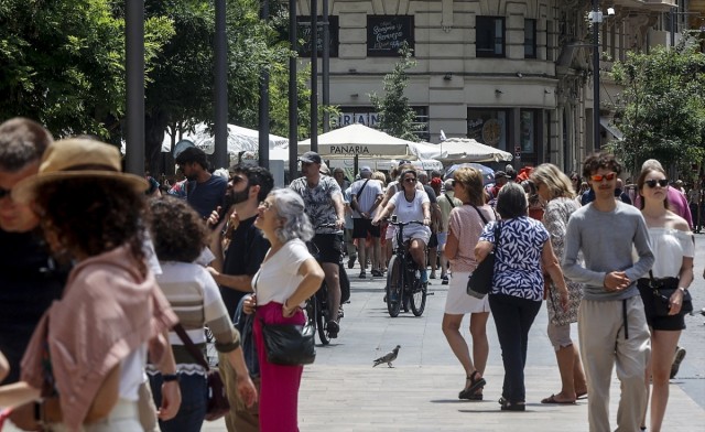 La CEV prevé un tirón turístico en Semana Santa y recuperar poco a poco la normalidad