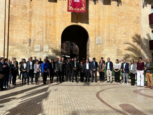 Luto en Elche por las víctimas de la Dana: suspensión de actos hasta el domingo y Misteri 'limitado'