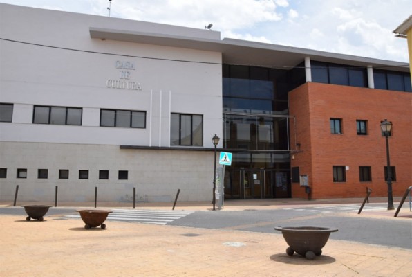 El Ayuntamiento de Rocafort inicia las obras en la Casa de Cultura
