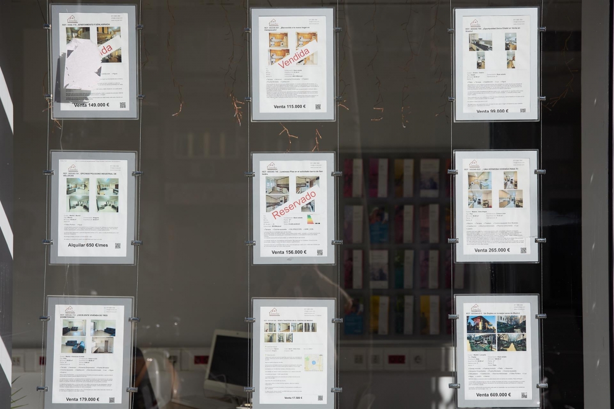 Anuncio de venta de pisos. - Foto: EP/JESÚS HELLÍN