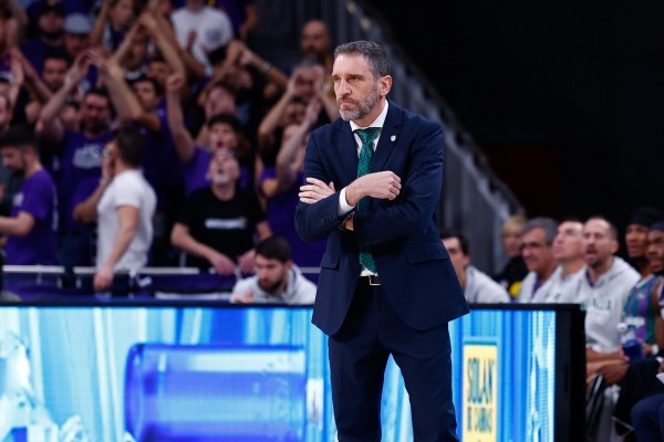 El técnico Ibon Navarro espera 