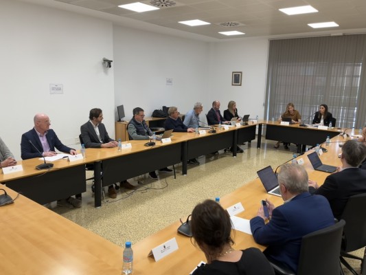 La Región pone en marcha la línea de créditos 'Agroarancel', dotada con 3,5 millones de euros