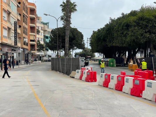 Torrevieja abre al tráfico rodado el nuevo vial provisional de acceso a la zona portuaria