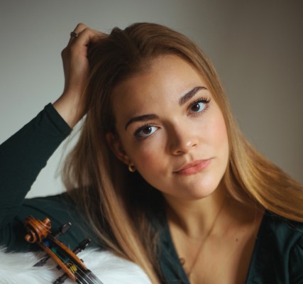 La Sinfónica de la Región ofrece un concierto con la violinista jamaicana Ellinor D'Melon en el Auditorio Regional 