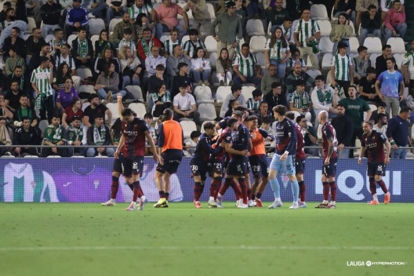 Las notas del Córdoba - Levante UD: 'Kocho' tiene una misión antes de marcharse