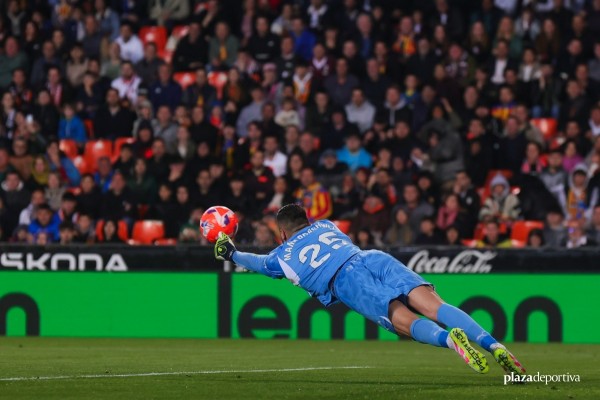 El Valencia echa el cerrojo: de 10 goles en cuatro partidos a solo dos en últimos cuatro