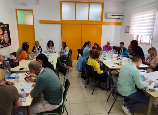 El plan trienal de formación para el profesorado 2024-2027 incluye ocho ejes de actuación