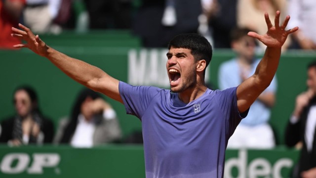 En la pista no hay amigos: Alcaraz vence a Davidovich el duelo español para ser finalista en Montecarlo