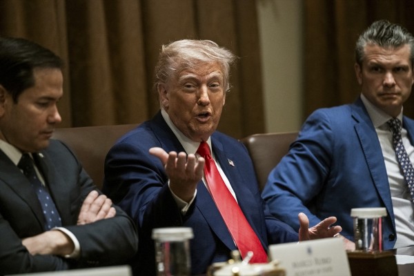 Trump exime a los teléfonos, los ordenadores y los chips de los aranceles recíprocos