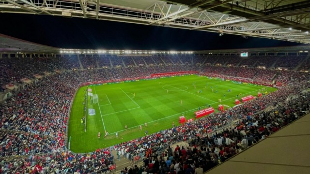 El Murcia, con 29.920 espectadores, logra el tope en Primera RFEF y se acerca a su récord