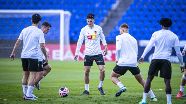 El Valencia pide a la RFEF aplazar el partido de Copa ante el Parla por las graves consecuencias de la DANA