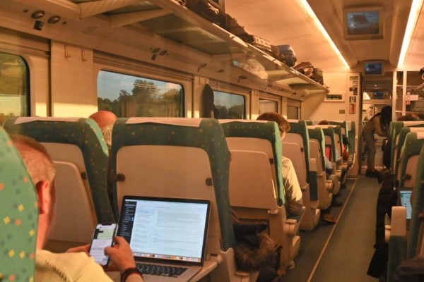 Adif suspende todo el servicio ferroviario en la Comunitat Valenciana
