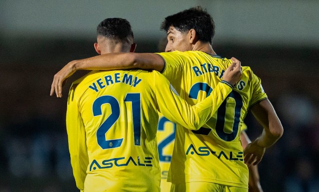 El Villarreal va muy en serio en la Copa: Ayoze y Terrats lideran la plácida goleada al Poblense