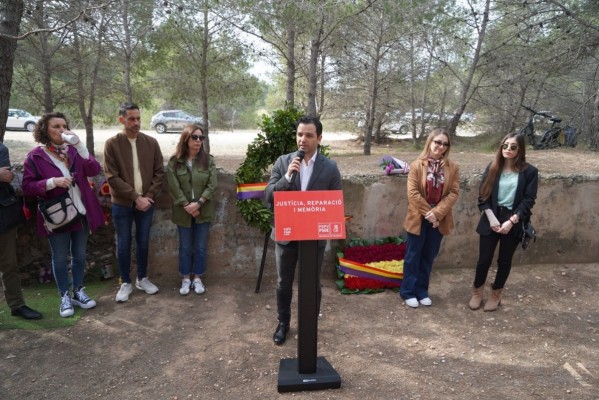 Paterna conmemora el Día de la República en 'Paredón de España' para 