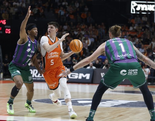 Valencia Basket demuestra que sigue muy vivo con una 'doble' victoria ante Unicaja