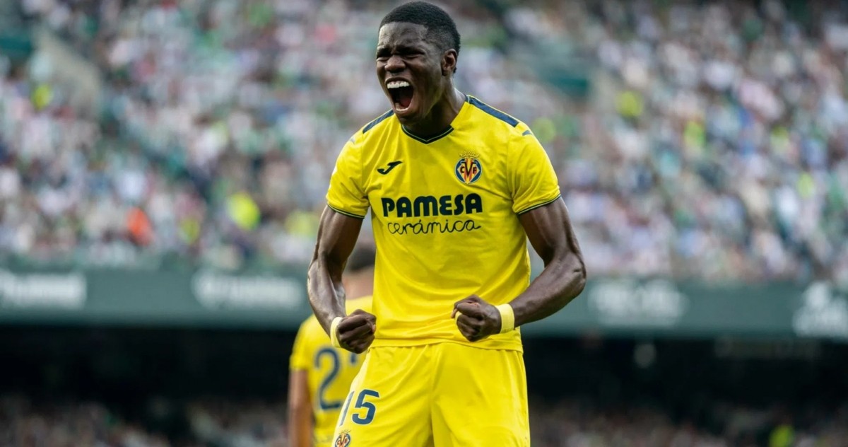 Barry celebra el tanto del empate ante el Betis. - Foto: Villarreal CF