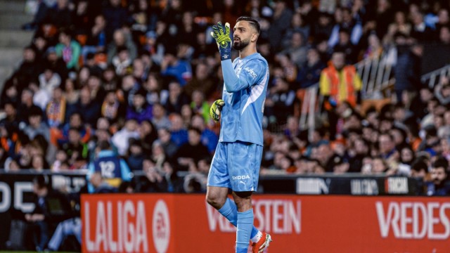 Mamardashvili entra en el ‘top 10’ de porteros con más partidos oficiales en el Valencia