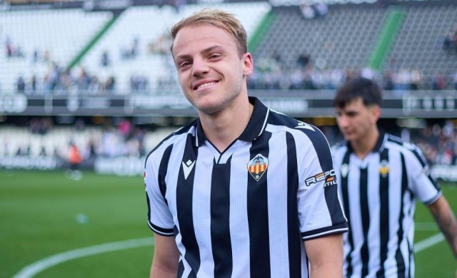 La pegada de Van den Belt lleva en volandas al Castellón: seis goles y 14 puntos