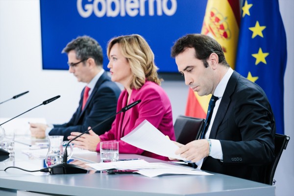 El Gobierno eleva el compromiso de gasto de los incentivos regionales para las zonas de promoción económica