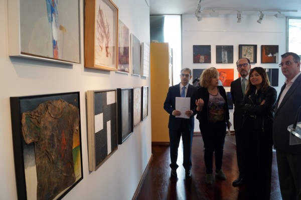 La Diputación gestiona la cesión a Orihuela de las obras de la exposición 'A Miguel Hernández 50x50' 