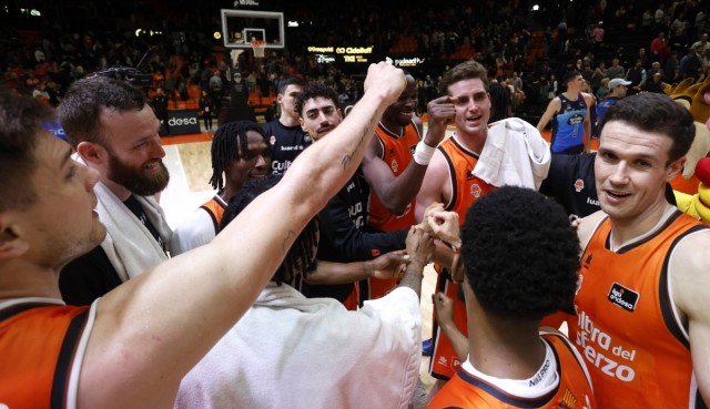 Valencia Basket se gana el derecho a soñar en el 'sprint final' de Liga Endesa