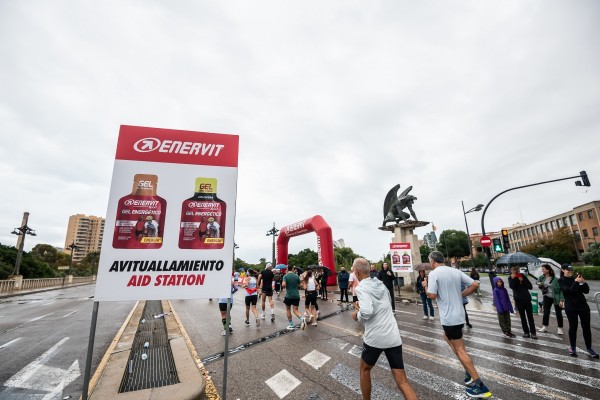Enervit renueva su compromiso como suplementación oficial del Medio y el Maratón Valencia