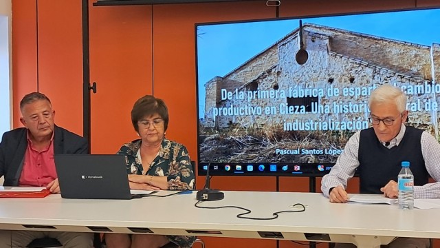 Los historiadores Pascual Santos y Manuela Caballero reivindican la fábrica de Brunet como patrimonio industrial de Cieza