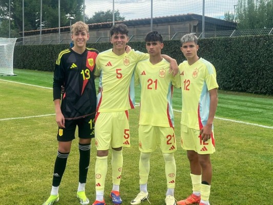 Los valencianistas Hugo Giner, Iker Herrera y Diego Piqueras jugarán el Torneo Desarrollo UEFA