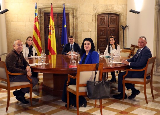 Mazón se reúne con patronal y sindicatos para abordar los presupuestos de la Generalitat
